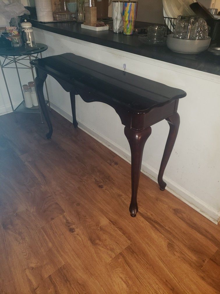Way Fair Couch Table
