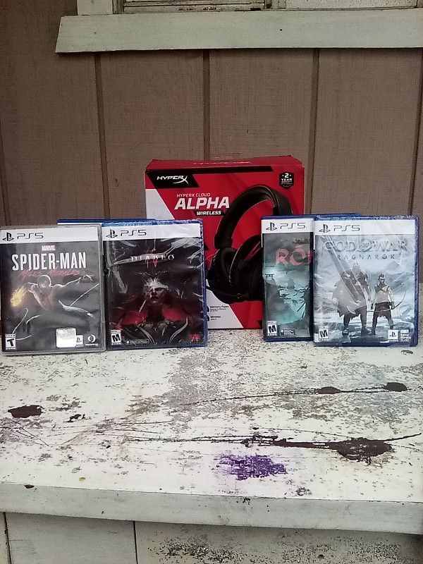 PS5 GAME PACKAGE (4 PS5 GAMES &HYPREX WIRELESS GAMING HEADPHONES