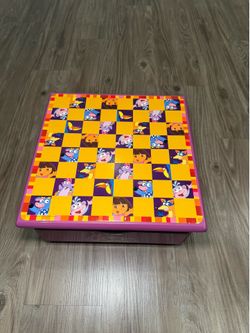 2006 Vintage Dora The Explorer CheckerBoard / Game Chest.