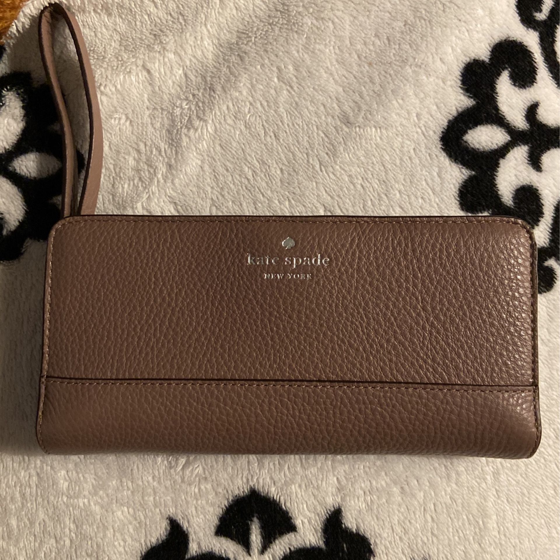 Brand new Kate Spade Wallet $30.00