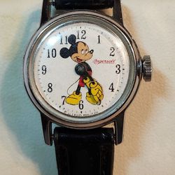 Vintage MICKEY MOUSE Wind-up Watch