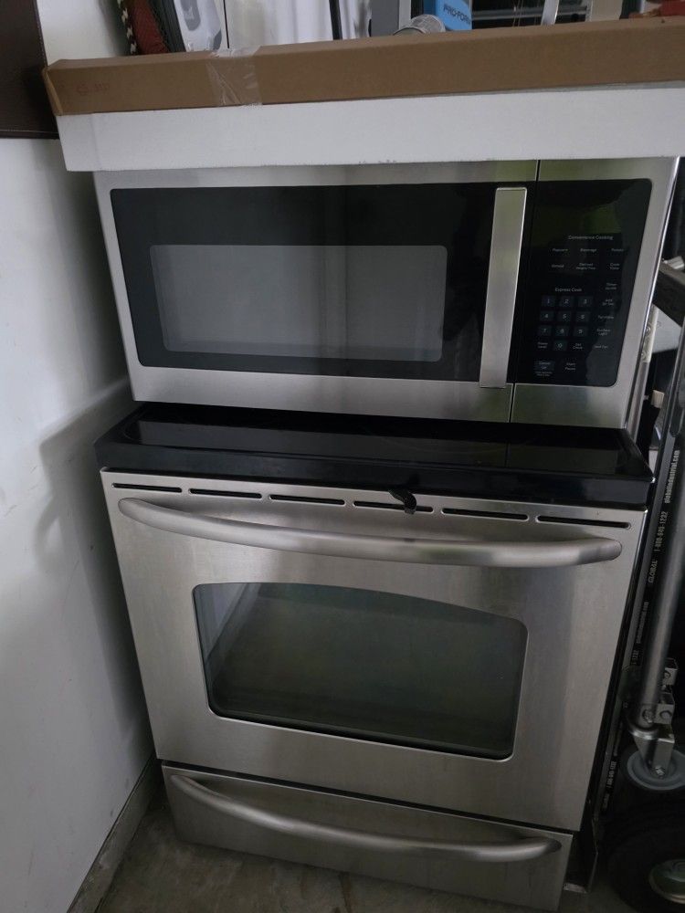 GE Over Range Microwave And Range/ Stove