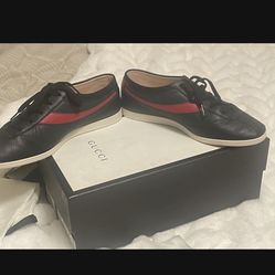 Men’s 9 & 1/2 Gucci Shoes 
