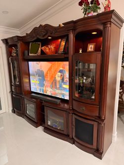 Premium Solid Wood Adjustable TV Entertainment Console / Wall Unit – Excellent Condition