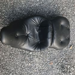 Harley Electra Glide Classic seat. Make An Offer (please don’t totally lowball me)