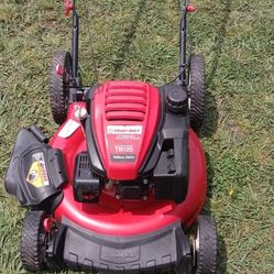 Very Low Hours Troy-Bilt Lawn Mower Just Serviced