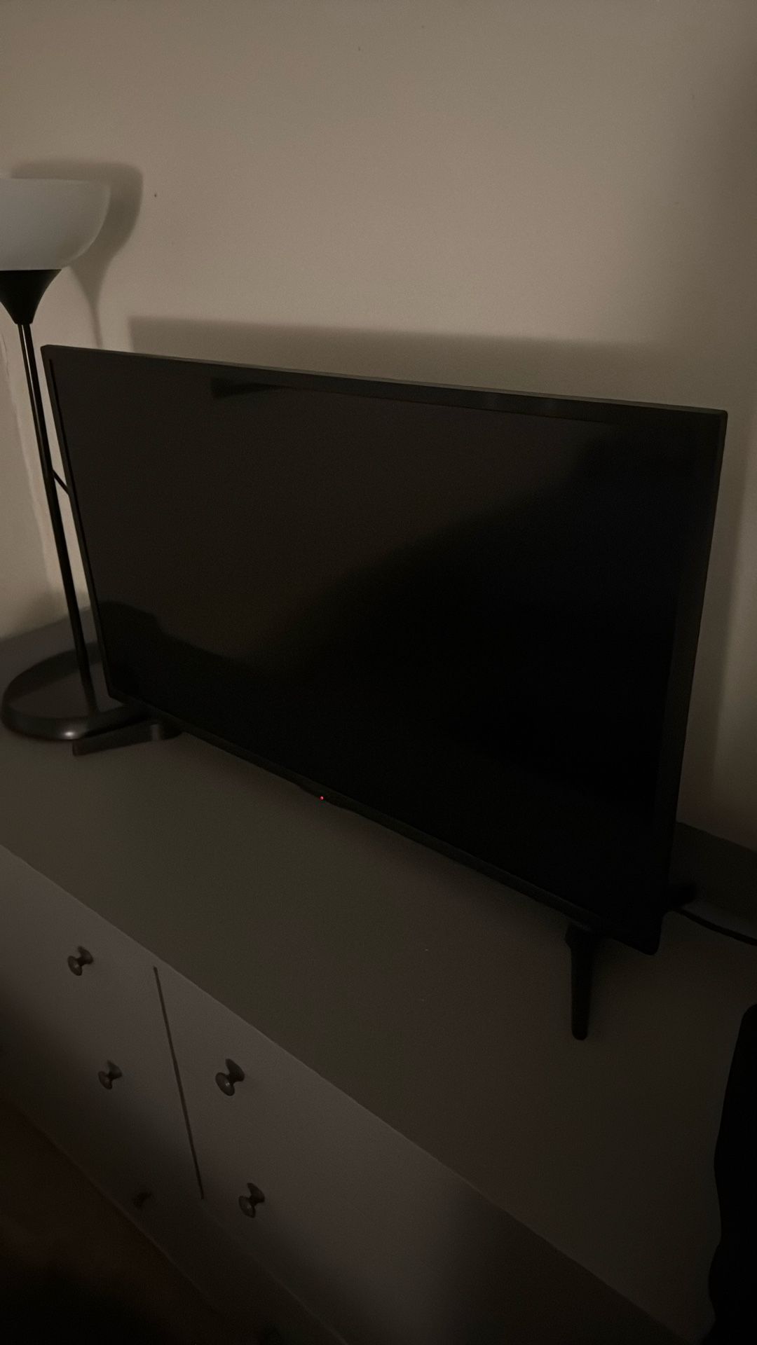 32 Inch Insignia TV