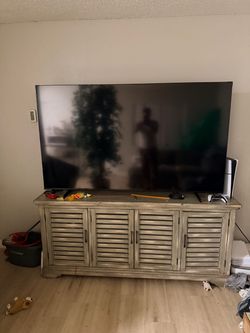 75” Large Flat Screen TV