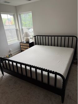 Like New Neo Sleep 12 Inch King Cooling Gel Memory Foam Mattress