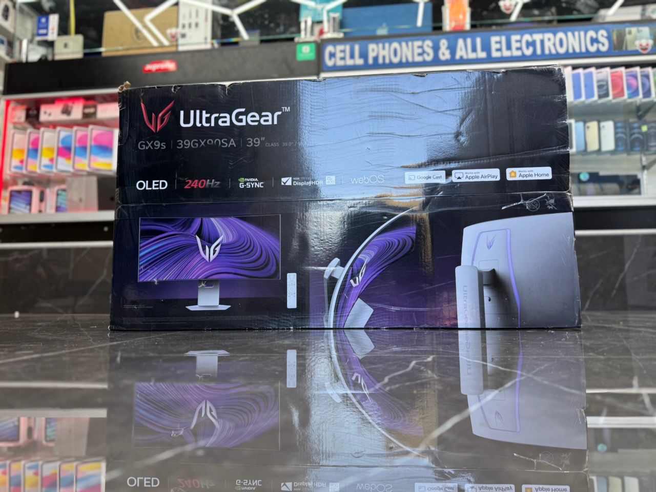LG UltraGear OLED GX9s (39GX90SA) 39” Curved Gaming Monitor 240HZ (Take It Home In Payments/ llévalo a casa en pagos 