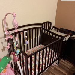 Mini Crib With 3 Drawers 