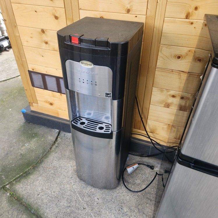 Whirlpool Self Cleaning Bottom Loading Stainless Like New