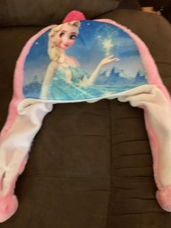 Elsa winter hat - $10