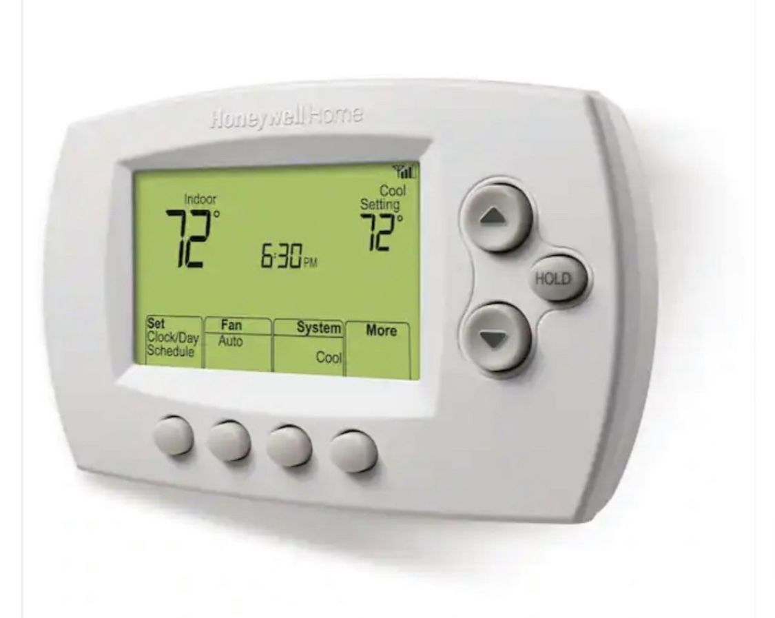 Honeywell thermostat in AS IS condition. Works Great. No WiFi Connection Options though