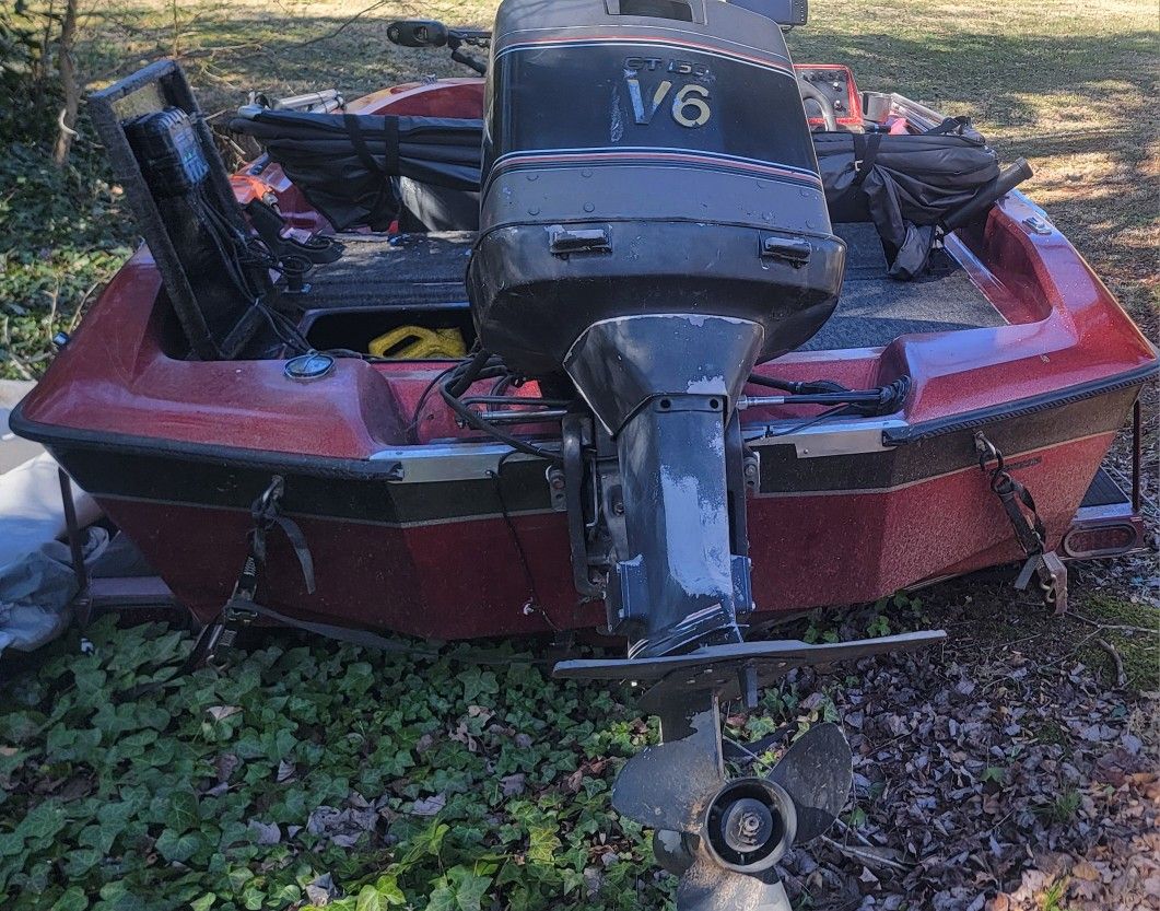 18' Bass Boat