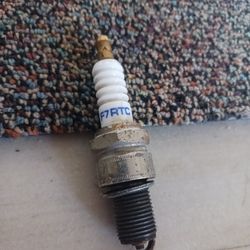 F7RTC Spark plug