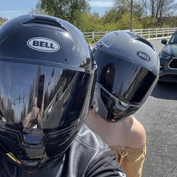 Two Bell SRT Modular Large Helmets Both Have 160$ Transitional Visors