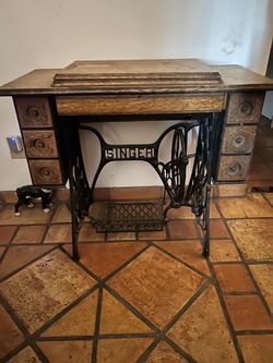 Vintage Singer sewing machine table