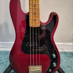 Hondo II P Bass