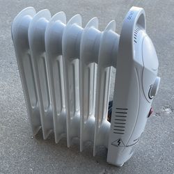 Heater / 800W 6 Element Mini Oil-Filled Radiator - Thermostat Control - Auto Shut Off