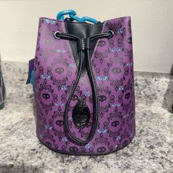 Haunted Mansion Lounged