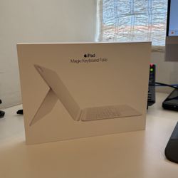 iPad Magic Keyboard Folio
