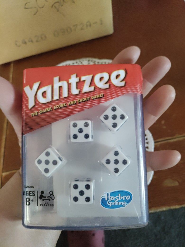 NEW  YAHTZEE GAME BY HASBRO -   PICK ⛏️ UP ONLY
