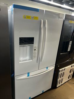 OPEN BOX FRIGIDAIRE GLOSS WHITE FRENCH STYLE REFRIGERATOR