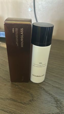 Hourglass Veil Soft Focus Setting Spray