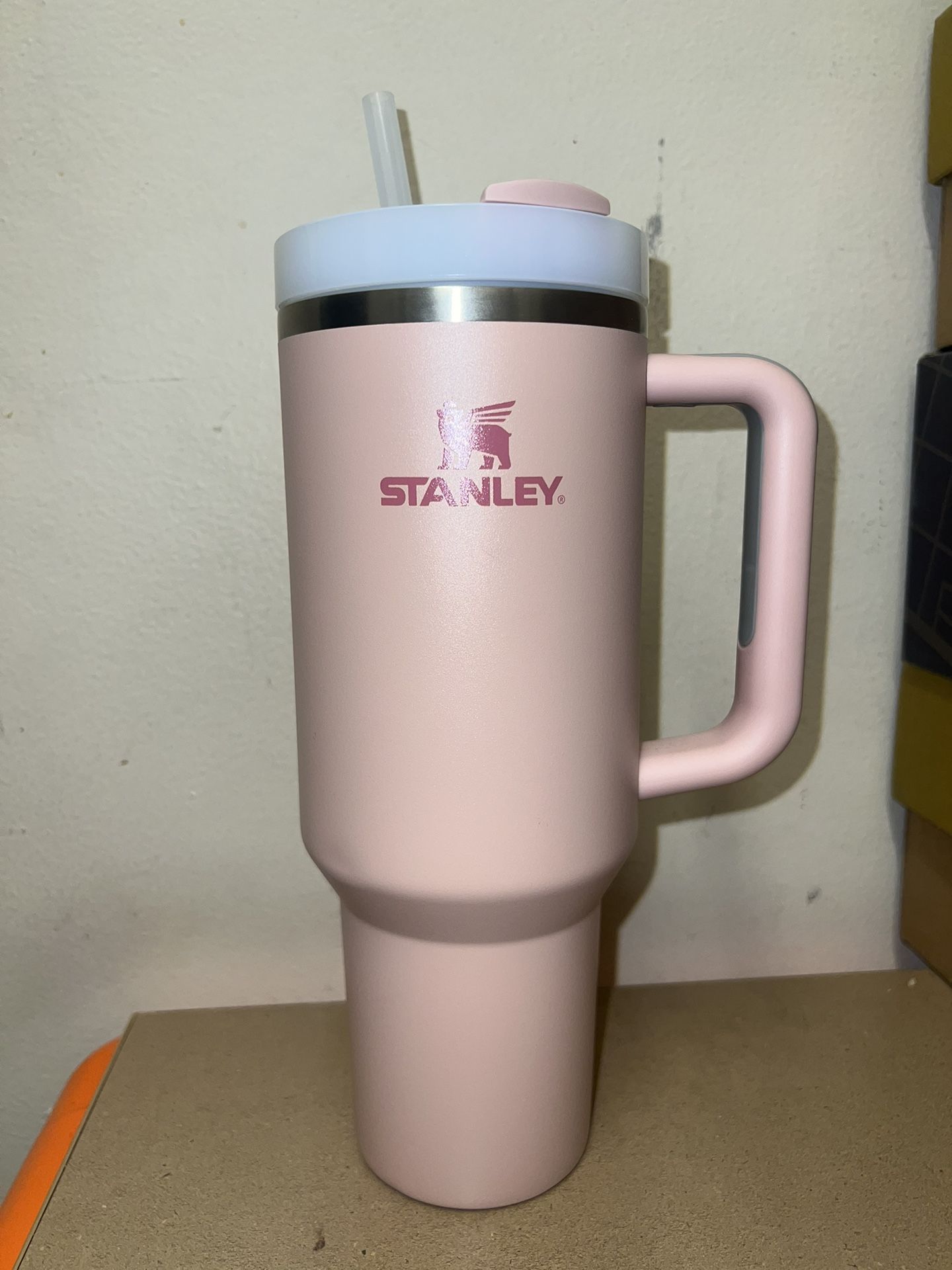 40 oz Stanley Tumbler in Driftwood for Sale in Las Vegas, NV - OfferUp