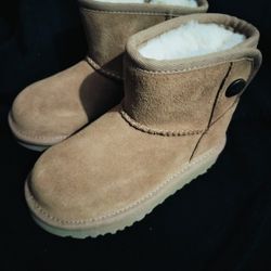 Size 8 Kids BRAND NEW UGGS!!!