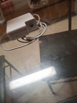 Apple MacBook Adapter