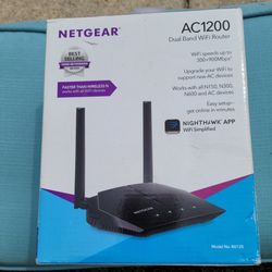 NETGEAR - AC1200 WiFi Router

