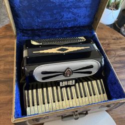 Contello Vintage Accordion 