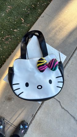 Cute hello Kitty bag medium size