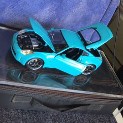 Collectible Maisto Special Edition 1/18 Scale Nissan 350Z