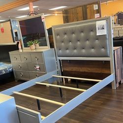 Queen  Bedroom Set