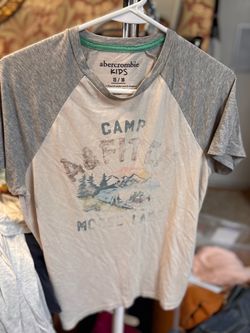 Tees Abercrombie kids and men’s smalls