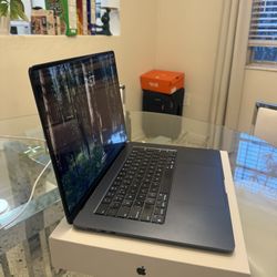 Apple macbook Air 15 Inch M2