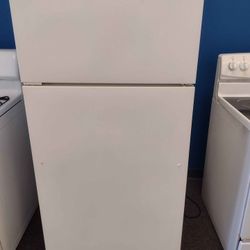 18 Cubic Foot Fridge 
