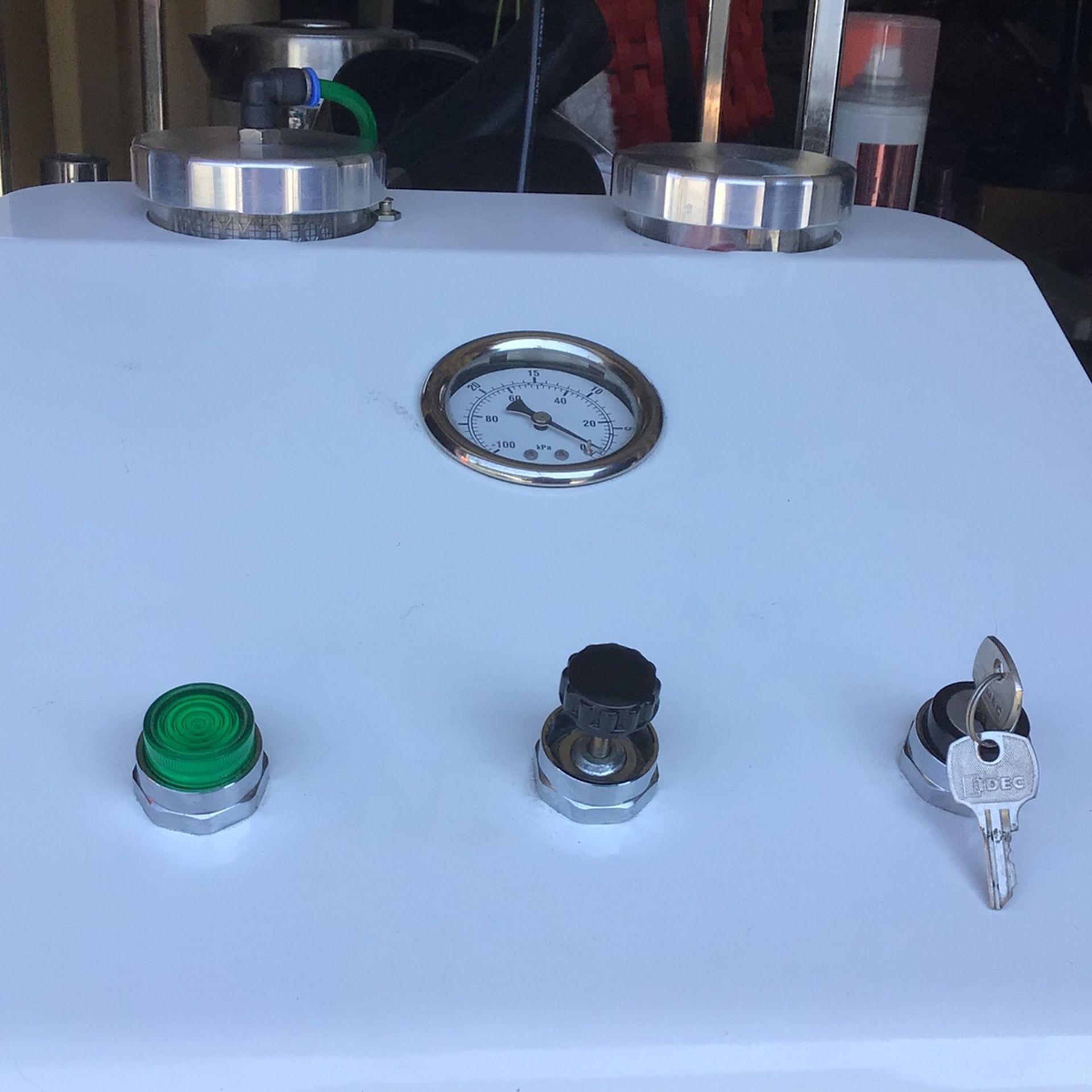 Clear FX Microdermabrasion Medical Grade Machine $2,500, If Purchased New $8900
