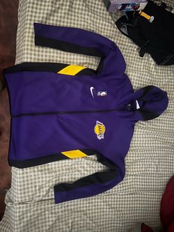 New Nike Lakers Oncourt sweater