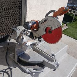 RIDGID SLIDING 12 MITER SAW 