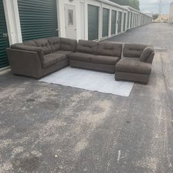 Large Grey 3 Piece Ashley Sectional Local Delivery 🚚 💨