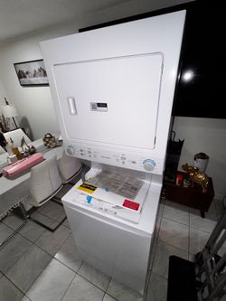 Lavadora secadora FRIGIDAIRE- WASHER AND DRYER