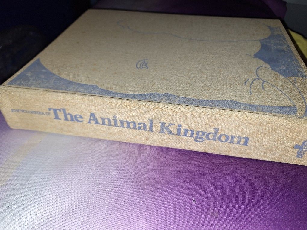 Book encyclopedia The animal kingdom