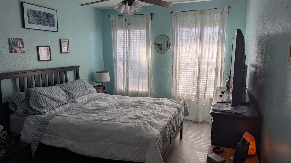 Queen Size Bed Ikea With Black 6 Drawer Dresser