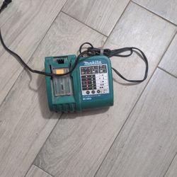 Makita Charger