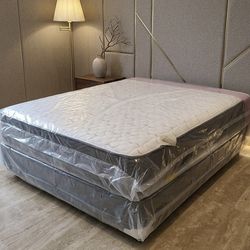 New queen mattress and box spring 2 pc