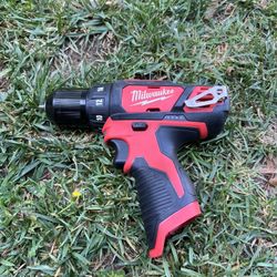 Milwaukee Drill M12